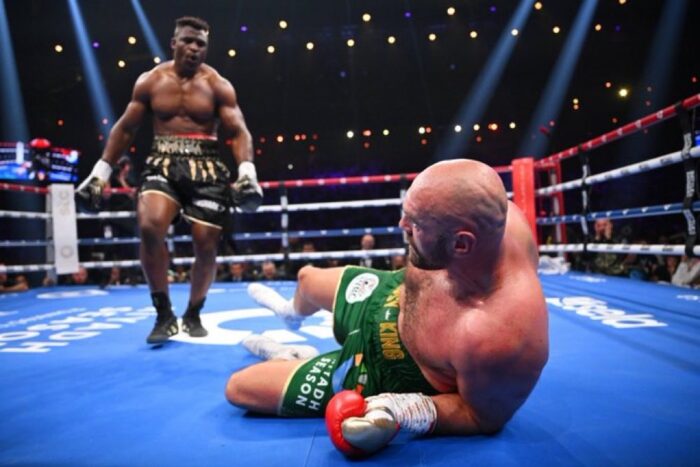 Tyson Fury defeats Francis Ngannou via controversial split-decision