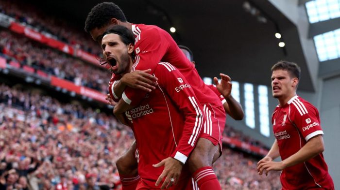 Liverpool go top after edging Arsenal at Anfield